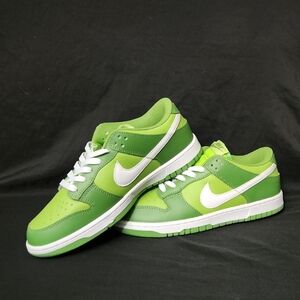 Nike Men's Green Athletic Shoes